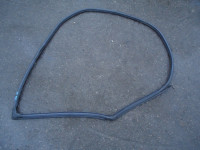 guma pravých předních dveří - ORIGINÁLNÍ DÍL 